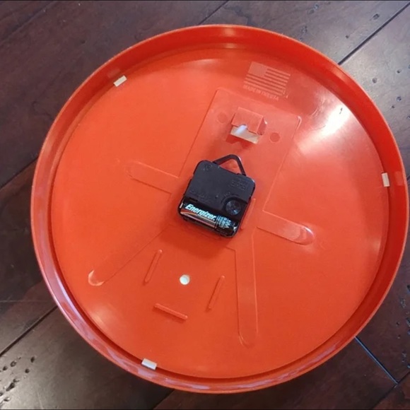 Miami Huricanes the U Plastic Wall Clock - Orange & Green - Football - Picture 3 of 5